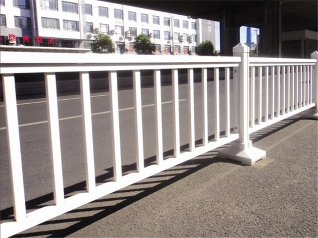 鋅鋼道路護(hù)欄 鋅鋼道路護(hù)欄