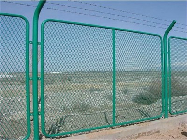 鐵路護(hù)欄網(wǎng)圖片3 鐵路護(hù)欄網(wǎng)圖片3